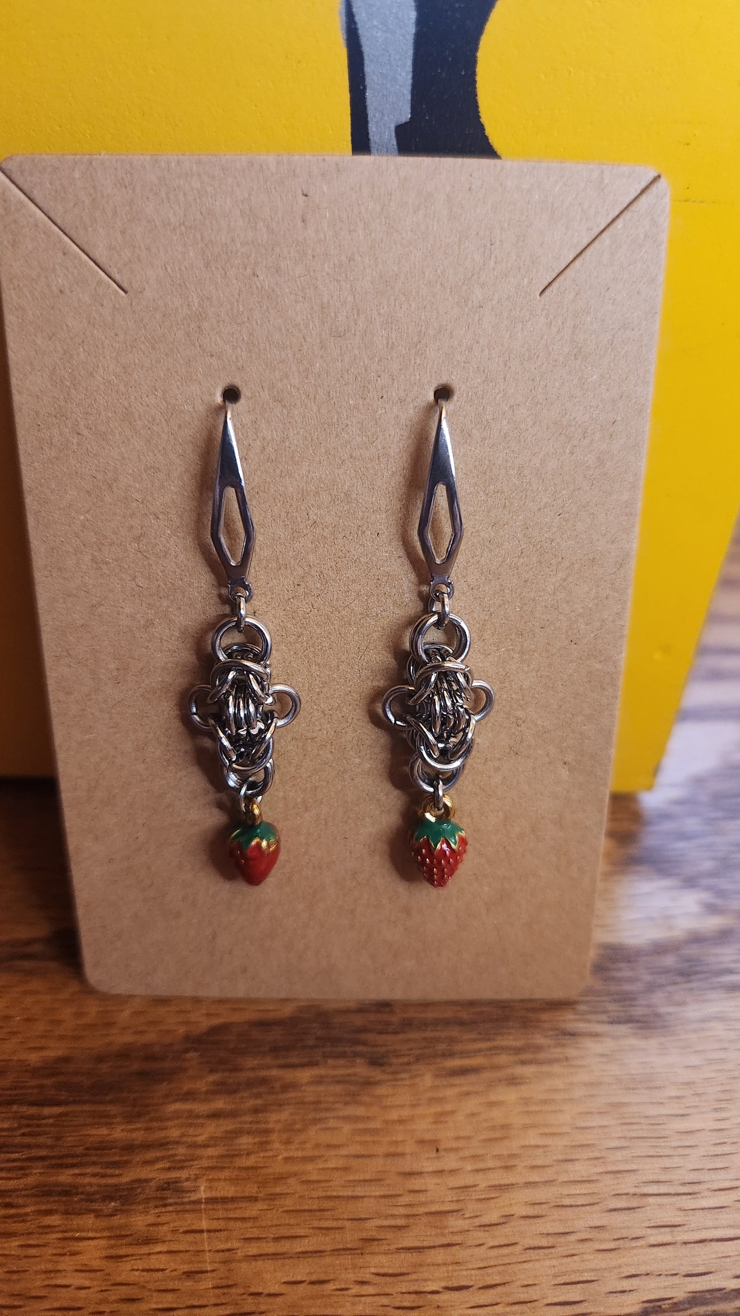 Chainmaille earrings strawberry