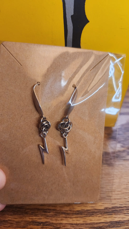 Chainmaille earrings lightening bolt
