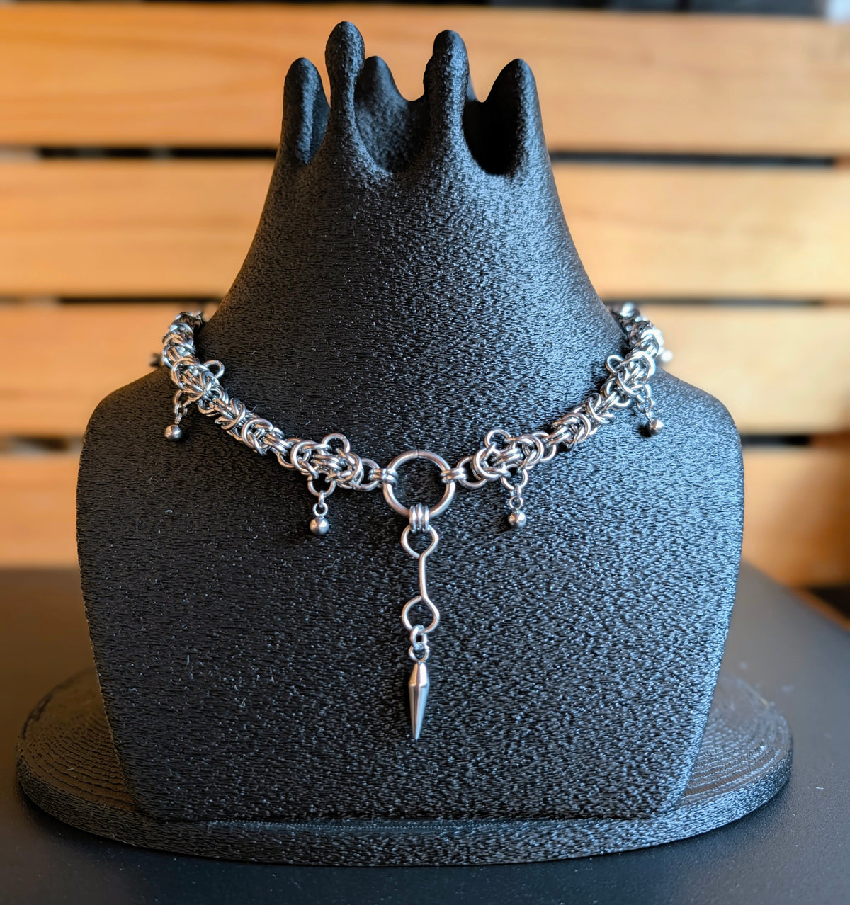 Spiked choker